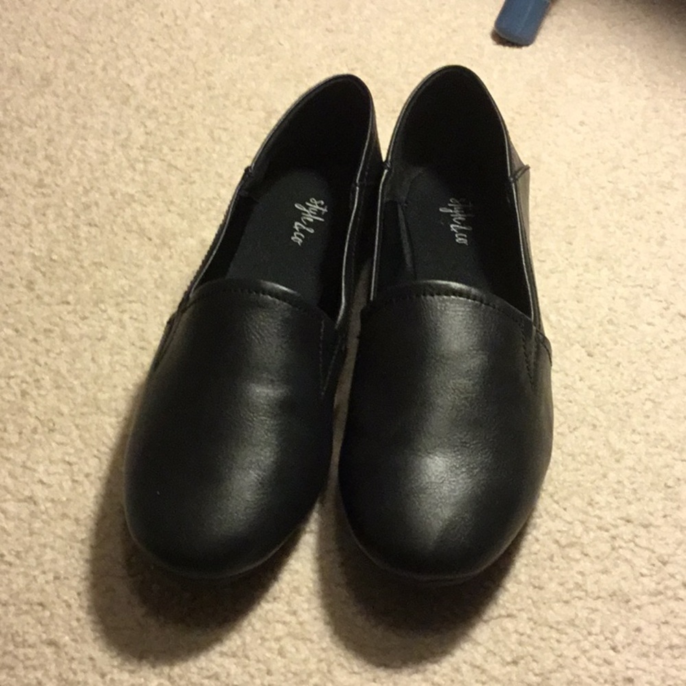 NIB black Loafers - Picture 2 of 5